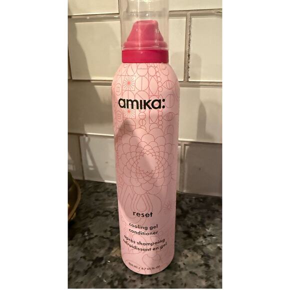 Full amika reset cooling gel conditioner 6.7oz- FREE GIFT INCLUDED - Picture 2 of 6